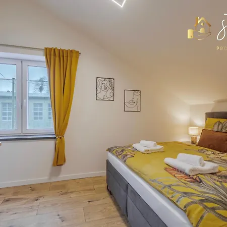 S7 - Luxury Living *