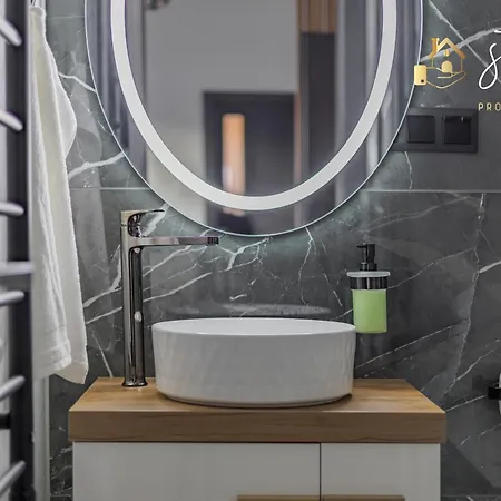 S7 - Luxury Living Apartment *