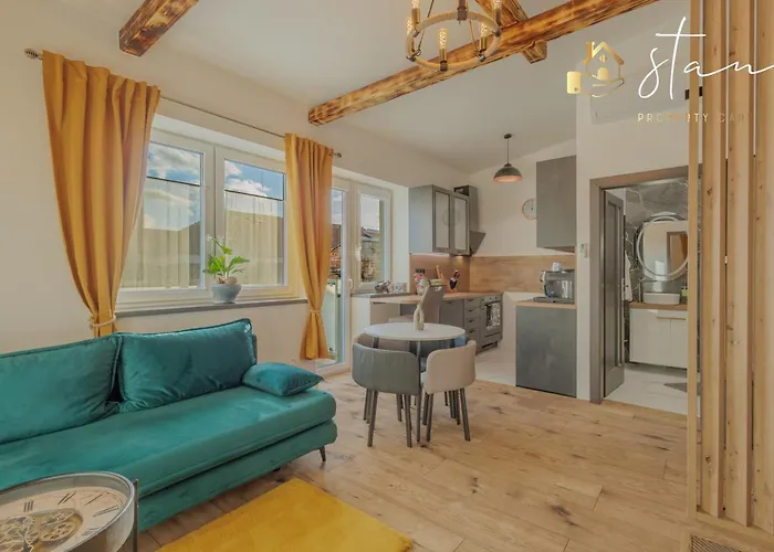 S7 - Luxury Living * פרשוב